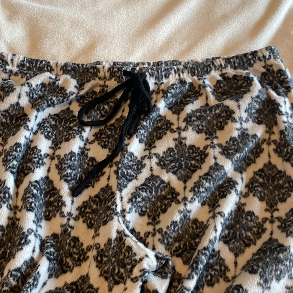 PJ Set - Picture 5 of 8